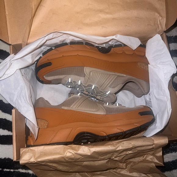 Nike Shoes - NEW IN BOX W NIKE ZOOM VOMERO ROAM